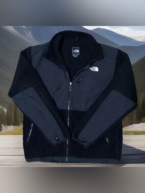 The NORTH FACE Men’s Black Denali Polartec Fleece Vented Sweater Jacket Large